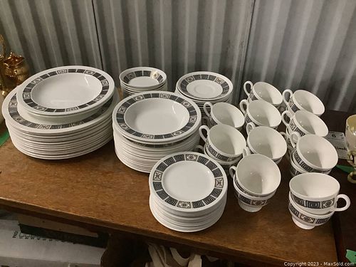 Lot #9 (1 of 8)