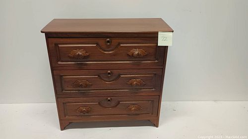 Lot #72 (1 of 7)