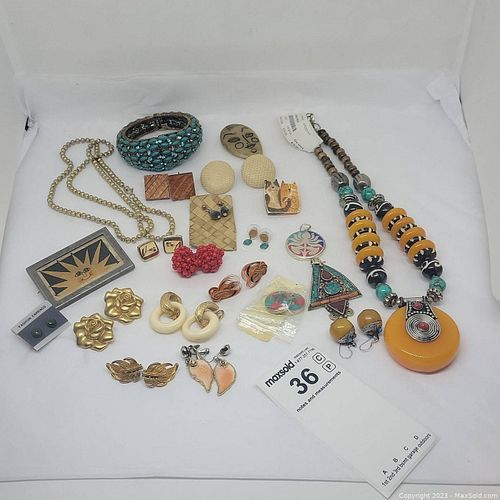 Lot #36 (1 of 13)