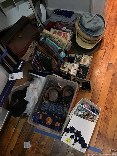 Lot #267 (1 of 13)