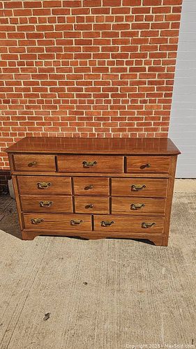 Lot #208 (1 of 8)