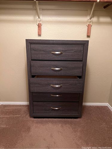 Lot #297 (1 of 7)