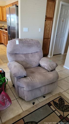 Lot #229 (1 of 7)