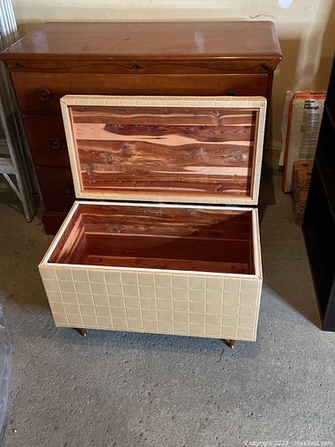 Lot #204 (1 of 5)