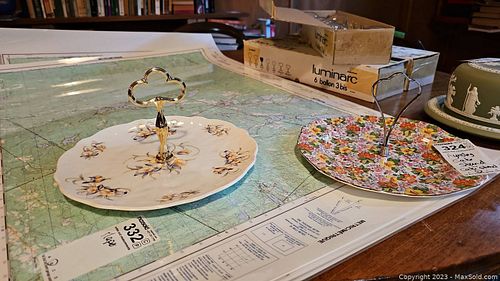 Lot #324 (1 of 8)