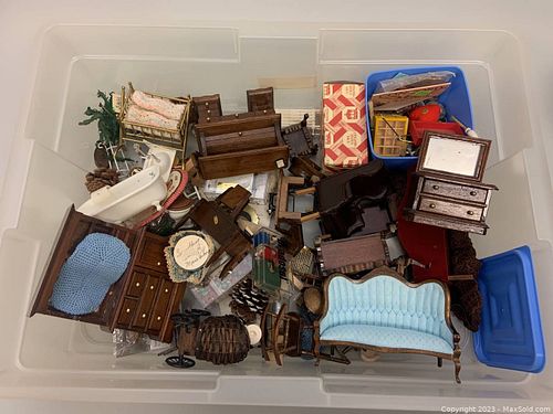 Lot #220 (1 of 5)