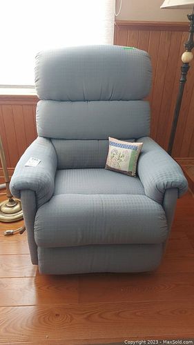 Lot #399 (1 of 9)