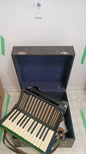 Lot #5 (1 of 4)