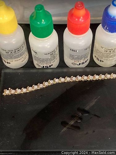 14K GOLD DIAMOND TENNIS BRACELET (1 of 10)