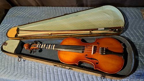 Violin with Hard Case, Bow and Rosin (1 of 6)