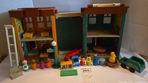 Lot #205 (1 of 14)