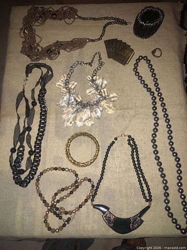 Lot #48 (1 of 19)