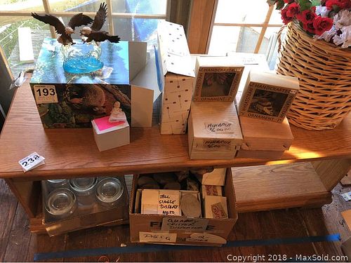 Lot #0193 (1 of 8)