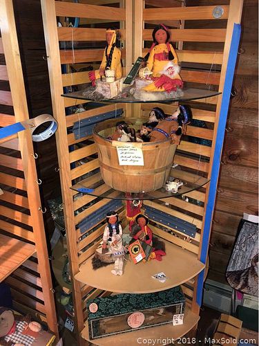 Lot #0213 (1 of 17)