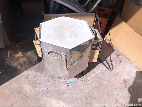 Lot #0244 (1 of 9)