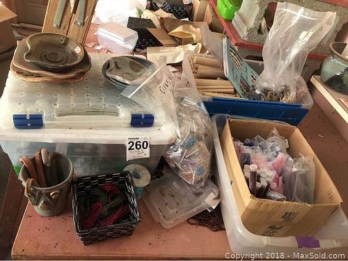 Lot #0260 (1 of 13)