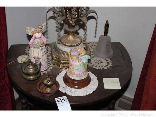 Lot #0445 (1 of 7)