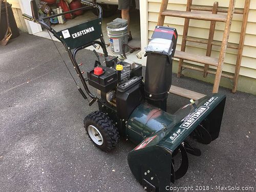 Lot #0115 (1 of 8)