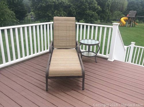 Lot #0555 (1 of 8)
