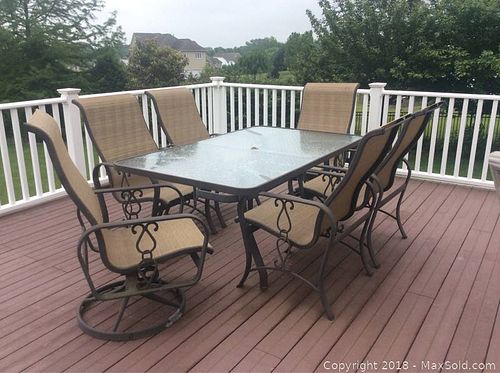 Lot #0556 (1 of 9)