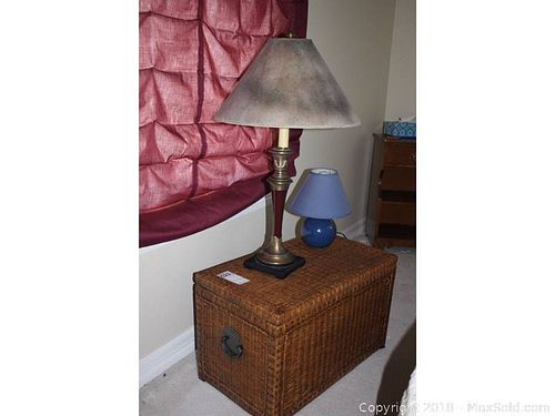 Lot #0523 (1 of 8)