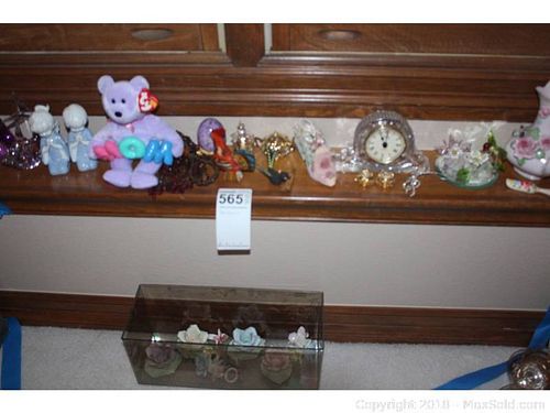 Lot #0565 (1 of 8)