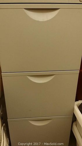 Lot #0016 (1 of 3)