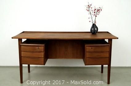 Lot #0018 (1 of 12)