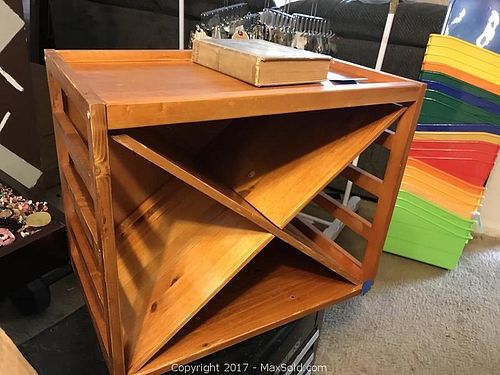 Lot #0173 (1 of 9)