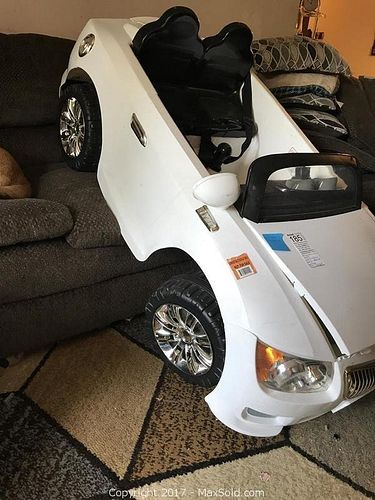 Lot #0185 (1 of 17)