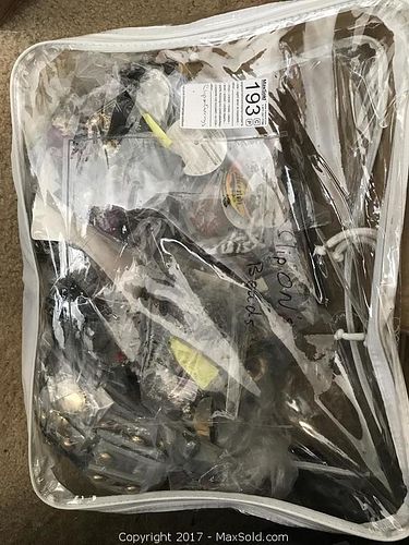Lot #0193 (1 of 9)
