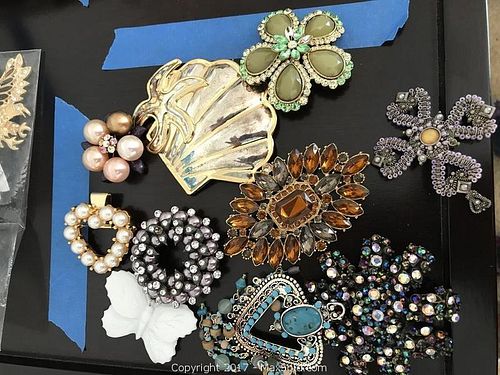Lot #0194 (1 of 4)