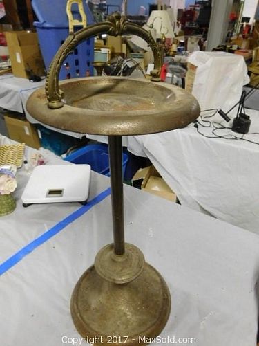 Lot #0653 (1 of 8)