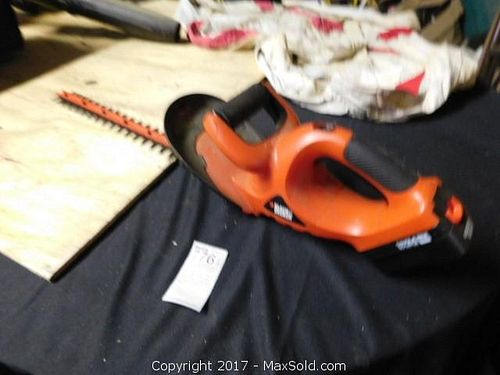Lot #0776 (1 of 12)