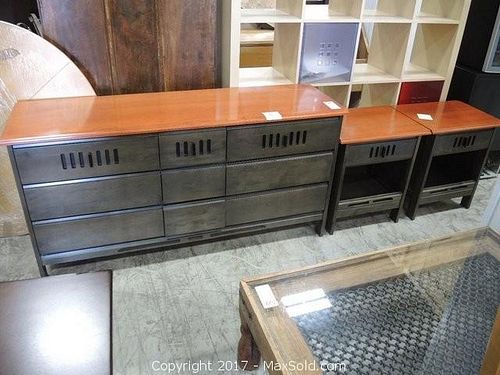 Lot #0704 (1 of 7)