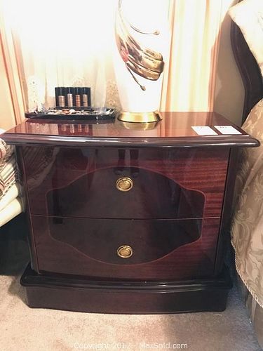 Lot #0047 (1 of 8)