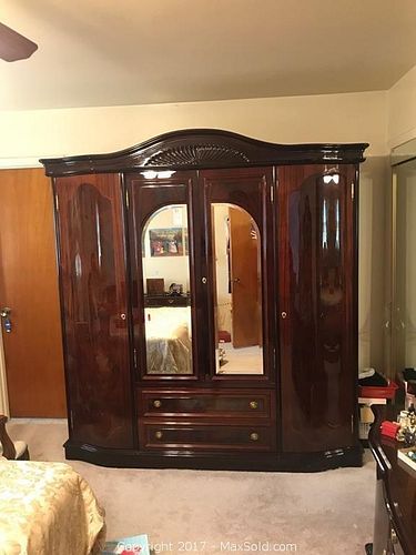 Lot #0051 (1 of 9)