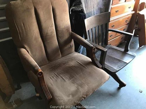 Lot #0023 (1 of 14)