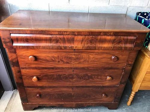 Lot #0028 (1 of 7)