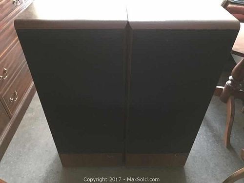 Lot #0038 (1 of 8)