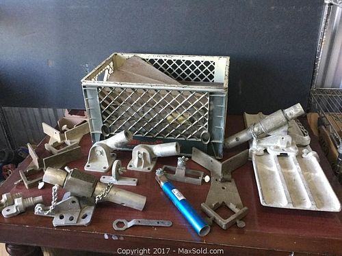 Lot #0004 (1 of 8)