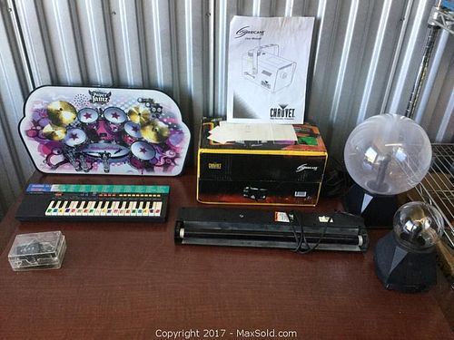 Lot #0049 (1 of 17)