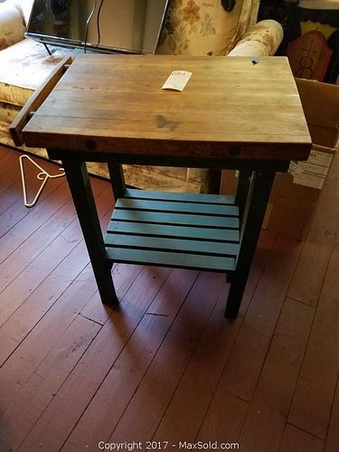 Lot #0664 (1 of 10)