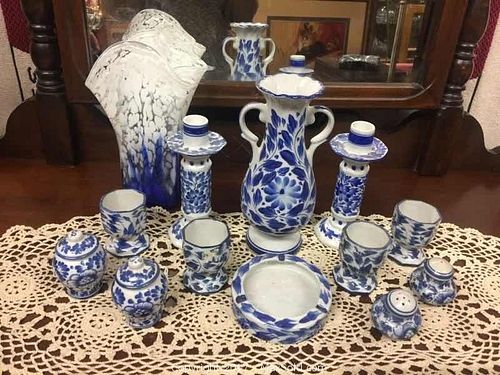 Lot #0107 (1 of 6)