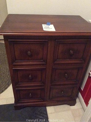Lot #0226 (1 of 2)