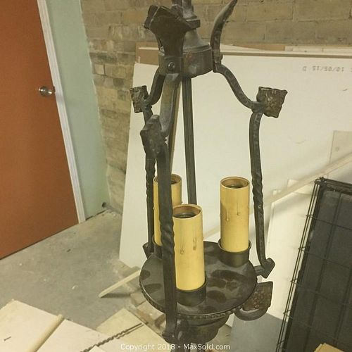 Lot #0100 (1 of 3)