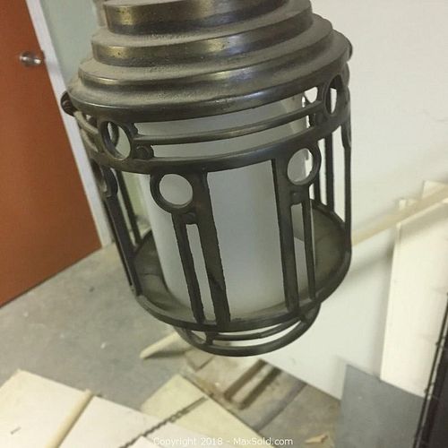 Lot #0104 (1 of 3)