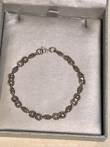 Lot #0010 (1 of 2)