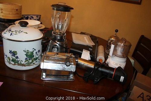 Lot #0406 (1 of 12)