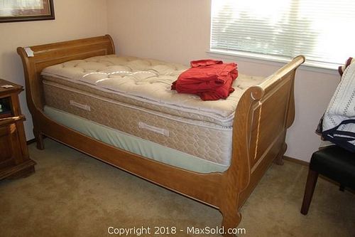 Lot #0411 (1 of 9)